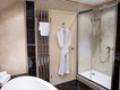 Royal Ascot Bathroom 2